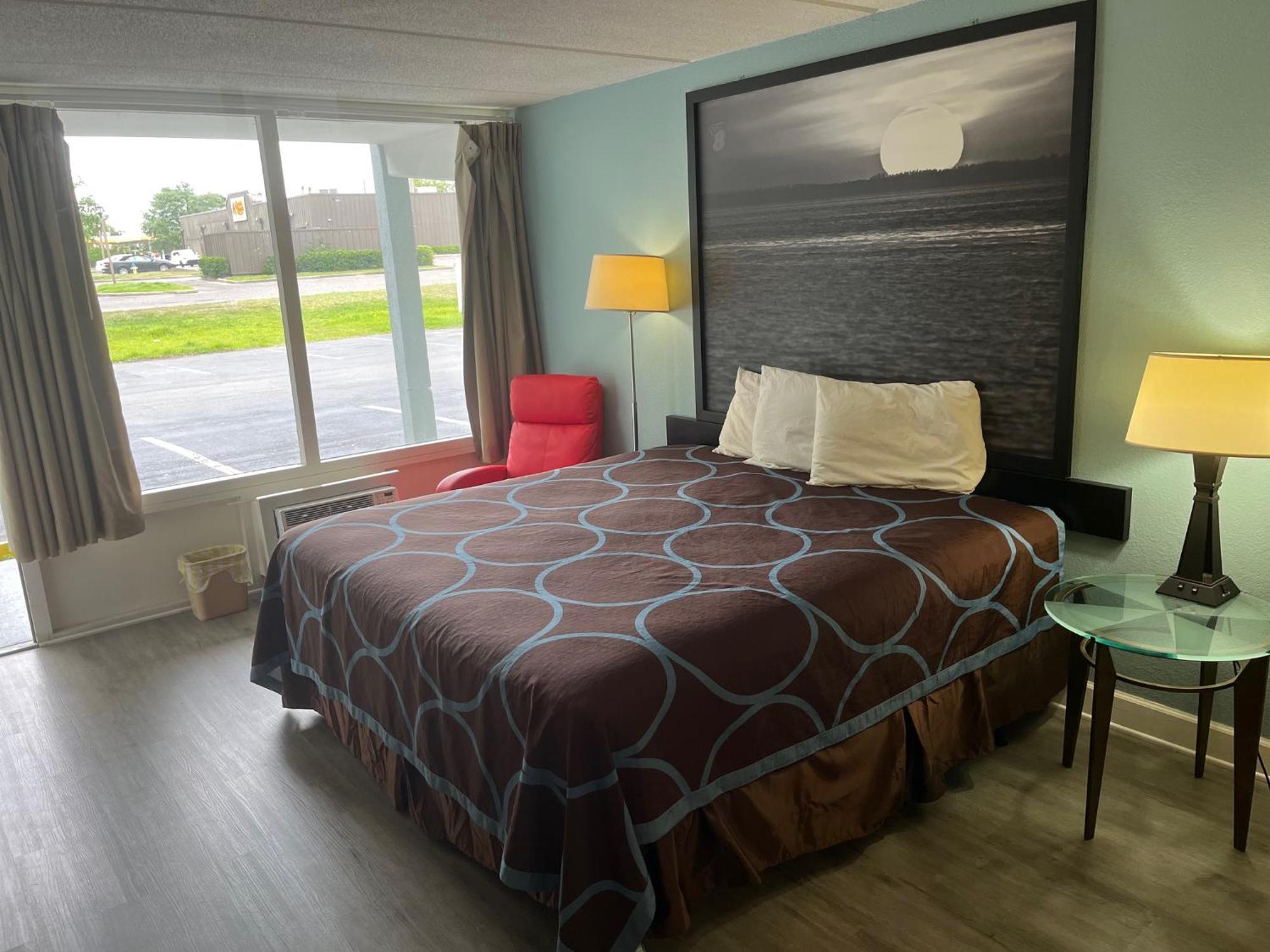 Super 8 By Wyndham I-95 Naval Base Area Hotel
